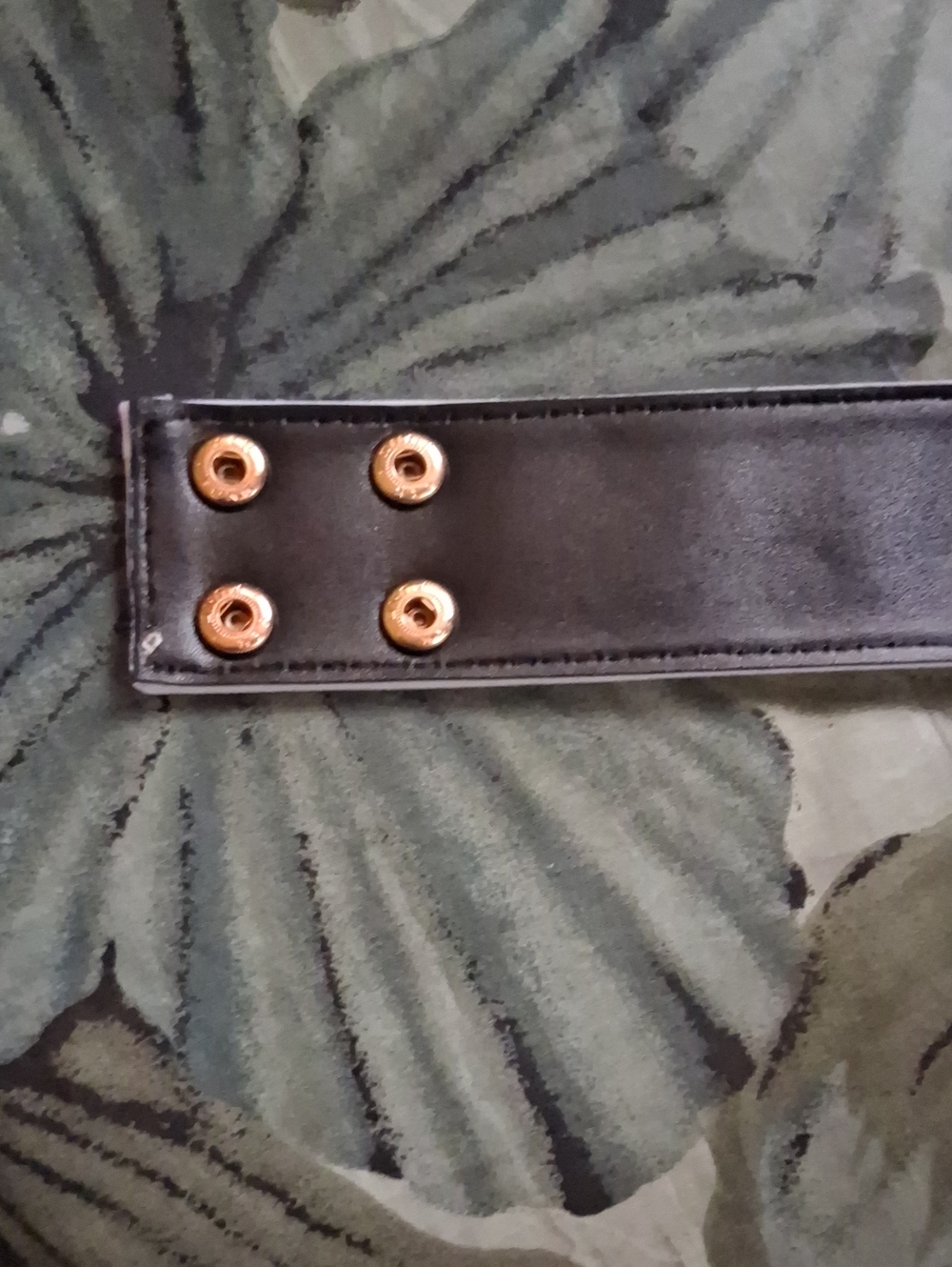White Women's Stretch Belt with Gold Ring Accent - Picture 7 of 8